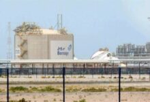 السيطرة على 3 حرائق مرتبطة بحادث مصنع للبتروكيماويات دون إصابات في الإمارات السيطرة على 3 حرائق مرتبطة بحادث مصنع للبتروكيماويات دون إصابات في الإمارات