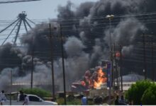 استهداف القوافل الإنسانية تسفر عن مقتل 10 أشخاص وتدمير 20 شاحنة بالسودان استهداف القوافل الإنسانية تسفر عن مقتل 10 أشخاص وتدمير 20 شاحنة بالسودان