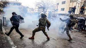 مواجهات بين فلسطينيين وجيش الاحتلال شمالي الخليل مواجهات بين فلسطينيين وجيش الاحتلال شمالي الخليل