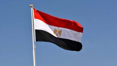 مصر تدين محاولة استهداف مكة المكرمة وتؤكد دعمها للسعودية مصر تدين محاولة استهداف مكة المكرمة وتؤكد دعمها للسعودية